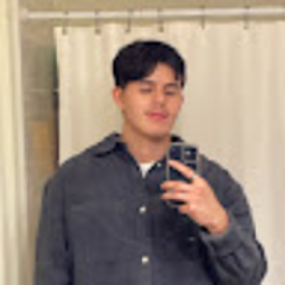 Profile Picture of Daniel Prado (@pradodaniel798) on Poshmark