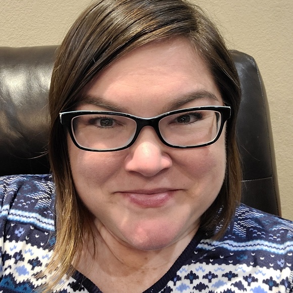 Profile Picture of Stacie Feith (@sumrshine) on Poshmark