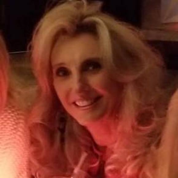 Profile Picture of Suzanne Bailey (@skoorb97) on Poshmark