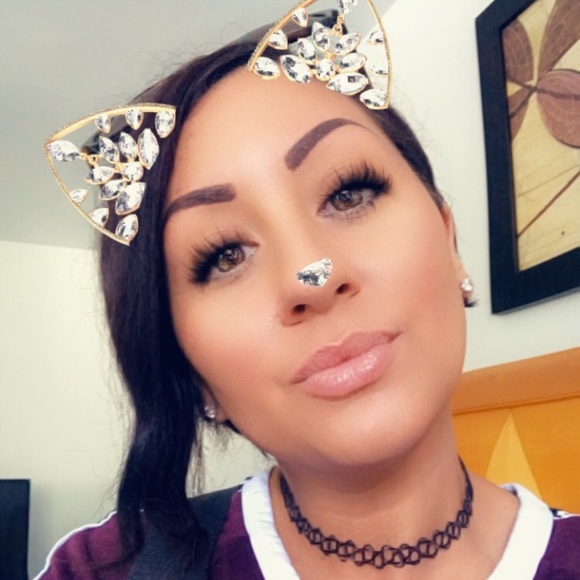 Profile Picture of Danielle Mazzone (@mazz5578) on Poshmark