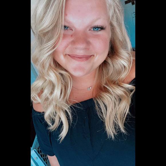 Kyleigh Irvin - Poshmark Profile Picture of Kyleigh Irvin (@kyles_) on Poshmark