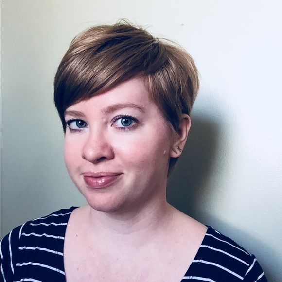 Profile Picture of Sarah Lemons (@sarahjlemons) on Poshmark