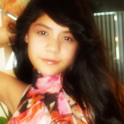 Profile Picture of Crystal (@CrystalsButtons) on Twitter