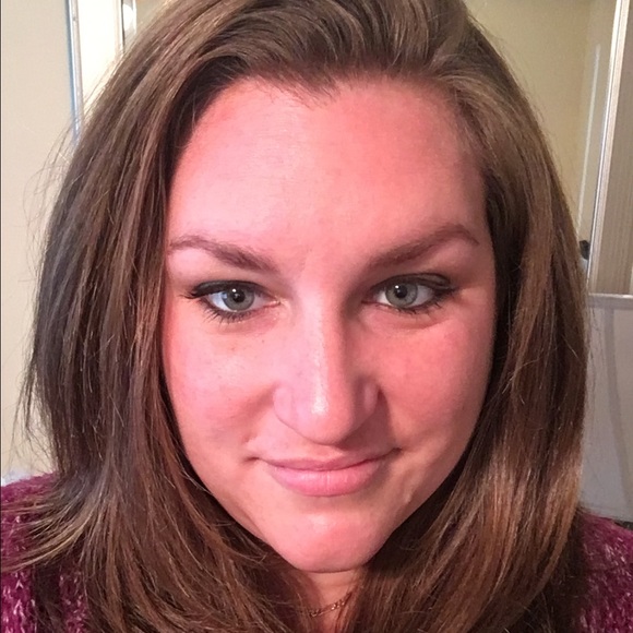 Profile Picture of Katelynn Cozzy (@katelynnm2003) on Poshmark