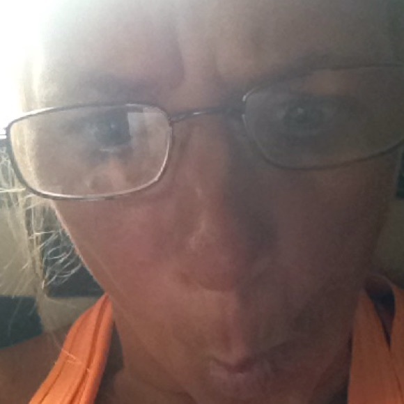 Shelli Waechter - Poshmark Profile Picture of Shelli Waechter (@shelliwaechter) on Poshmark