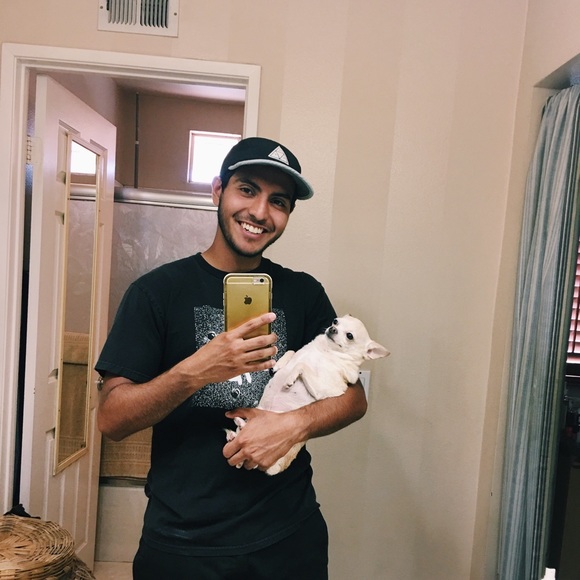 Profile Picture of Alexander Gomez (@alexslocker) on Poshmark