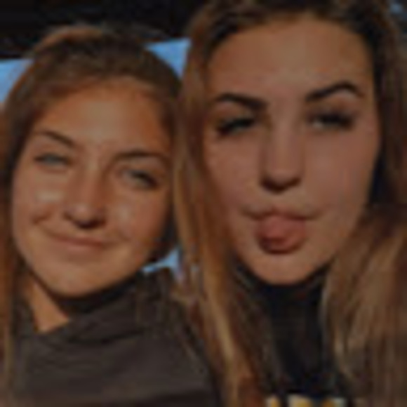 Profile Picture of Jacquelyn Googins (@j_googins) on Poshmark