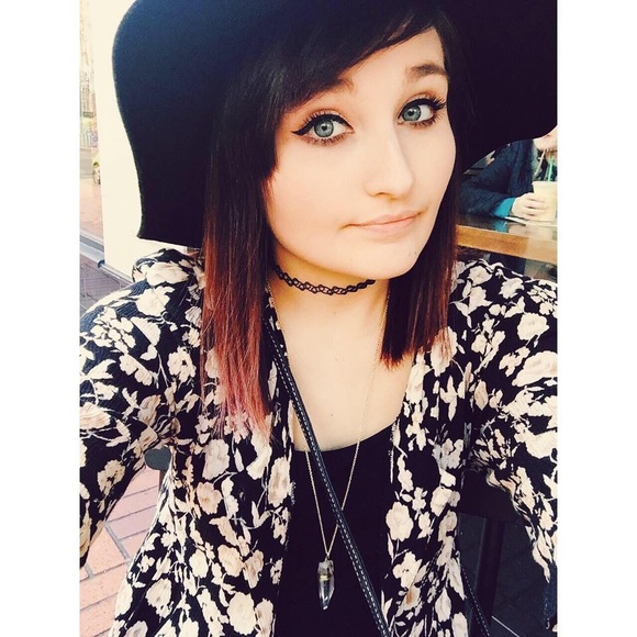 Shae' Danford - Poshmark Profile Picture of Shae' Danford (@shaedanford) on Poshmark