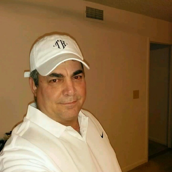 Reinaldo Ruiz - Poshmark Profile Picture of Reinaldo Ruiz (@reinaldoruiz) on Poshmark