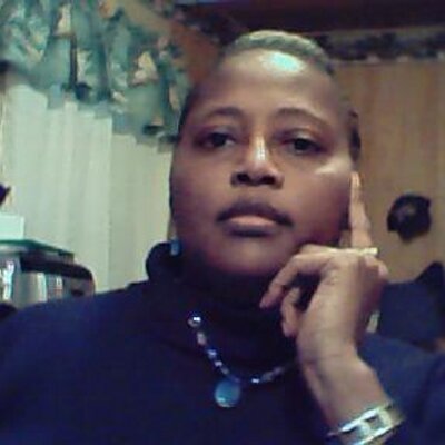 Profile Picture of Lydia Evette Davis (@coo_bug) on Twitter