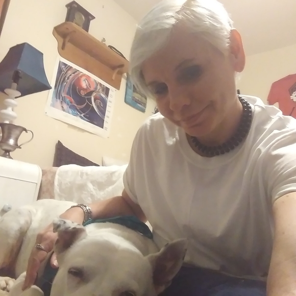 Profile Picture of Donna Evans (@donnavou) on Poshmark