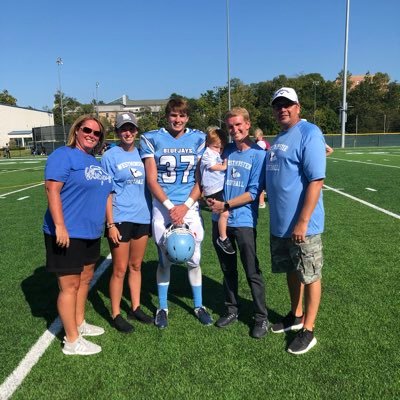 Profile Picture of Michelle Hanks (@michellehanks32) on Twitter