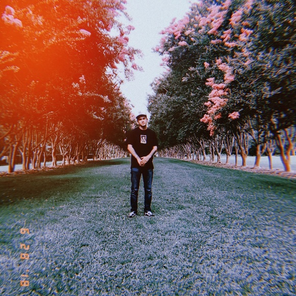 Profile Picture of Mike Moe (@oldmanmike_) on Poshmark