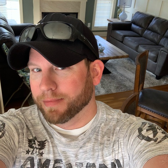 Profile Picture of Chris Rooks (@hdiron883) on Poshmark