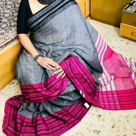 Mou Mahapatra - Poshmark Profile Picture of Mou Mahapatra (@moumahapatra48) on Poshmark