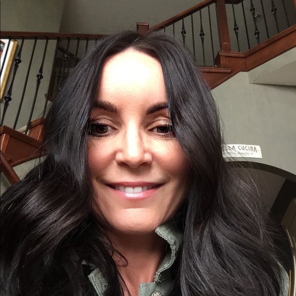 Profile Picture of Brye Ritledge (@bryedee) on Poshmark