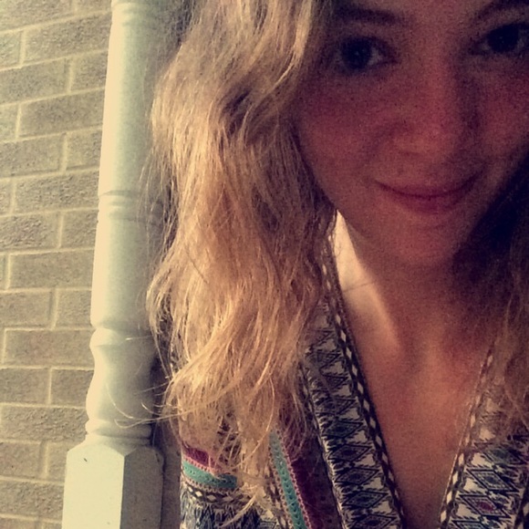 Profile Picture of Kelly Mcfarland (@kellyann1941) on Poshmark