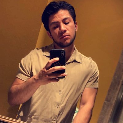 Profile Picture of Mario (@muribe45) on Twitter