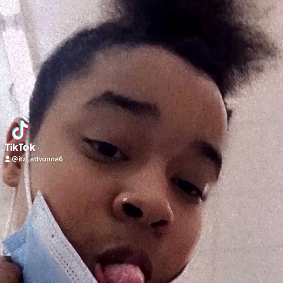 Profile Picture of Attyonna Guesman (@attyonnaguesman) on Poshmark
