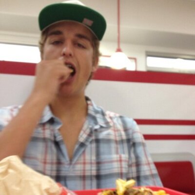 Profile Picture of Ryan (@ry_atew) on Twitter
