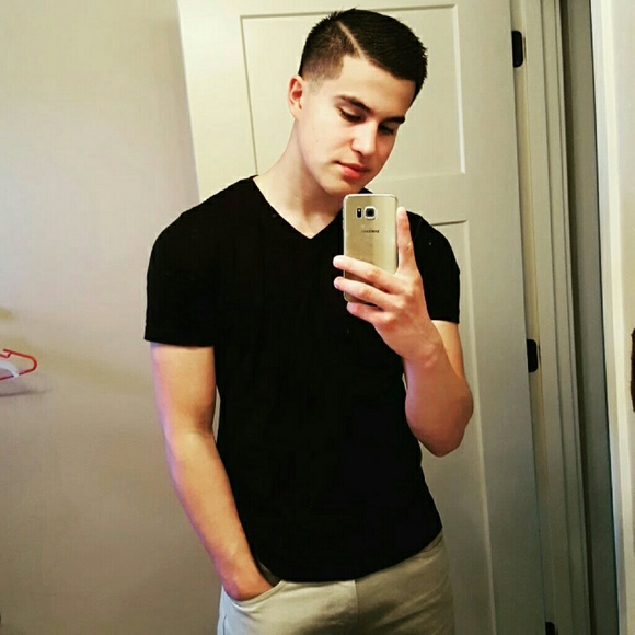 Profile Picture of Jairo Rojas (@jj_leroy) on Poshmark