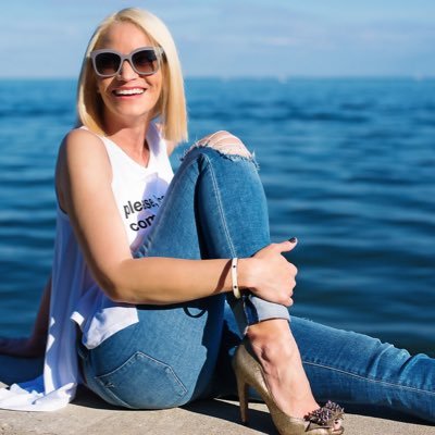Profile Picture of Sandra Wagner (@thesandraabroad) on Twitter