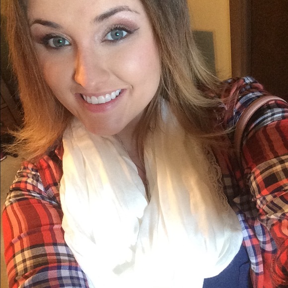 Profile Picture of Alissa Rath (@arrath11) on Poshmark