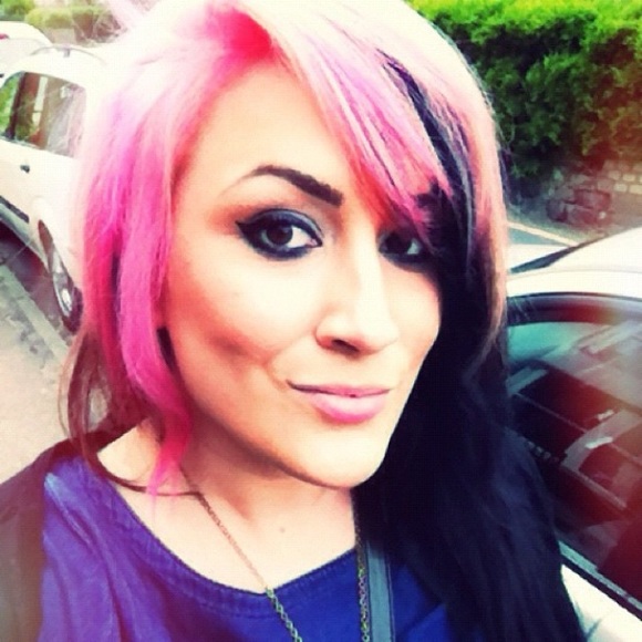 Profile Picture of Kathy Holsenback (@kathyholsenback) on Poshmark