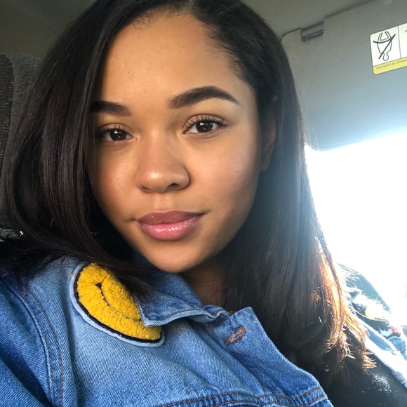 Profile Picture of Nancy Badillo (@nancybadillo5) on Poshmark