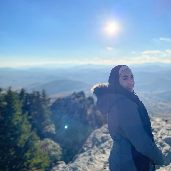 Profile Picture of Raya Albeck (@andria890) on Poshmark