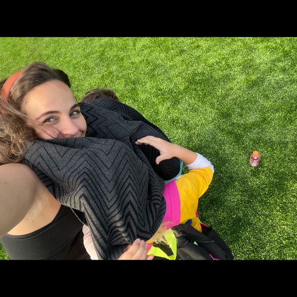 Profile Picture of Patty Silva (@patriciamarie9) on Poshmark