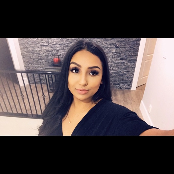 Profile Picture of Zeenie Atick (@zeenieatick) on Poshmark