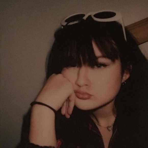 Profile Picture of Katelyn Stewart (@deficiency) on Poshmark