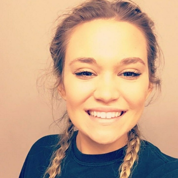 Profile Picture of April Day (@aday68) on Poshmark