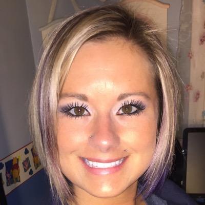 Profile Picture of Jamie Cavanaugh (@cavanaugh_jamie) on Twitter