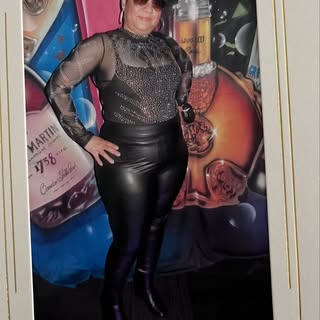 Profile Picture of Charlotte Sharpe (@denisesharpe_) on Instagram