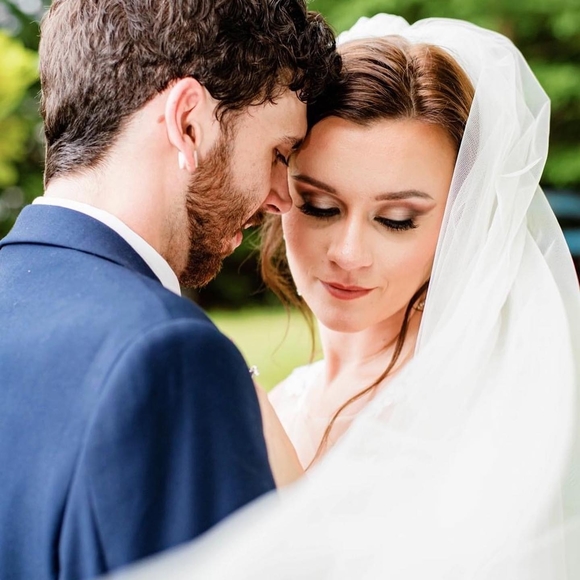 Profile Picture of Samantha Kwiatkowski (@sgkwiatkowski) on Poshmark