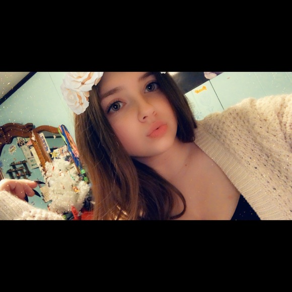 Profile Picture of Christina Buchinski (@christina_monro) on Poshmark