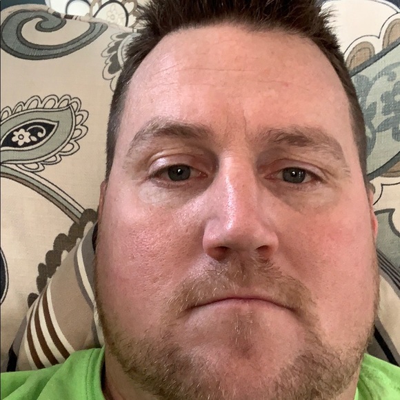 Profile Picture of Chris Peryer (@chrisperyer) on Poshmark