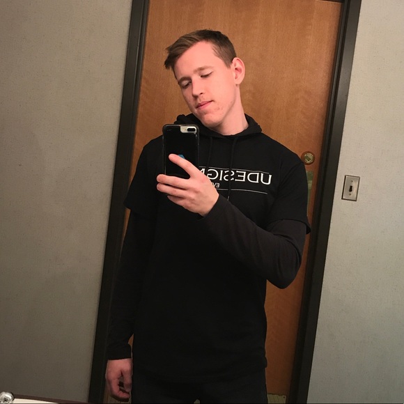 Profile Picture of Garrett Slabach (@gslabach) on Poshmark