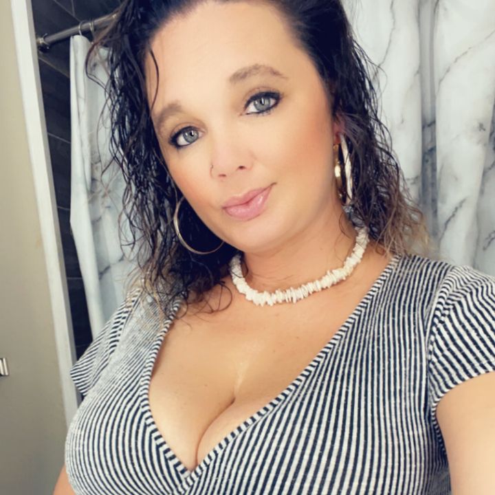 Profile Picture of Christin.Ledbetter (@@hawaiiantexan82) on Tiktok