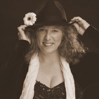 Profile Picture of Anne Weiss (@anneweissmusic) on Twitter