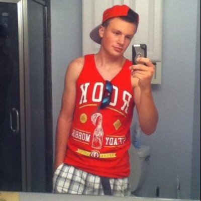 Profile Picture of Aaron Dellinger (@Aaron_aDelli) on Twitter