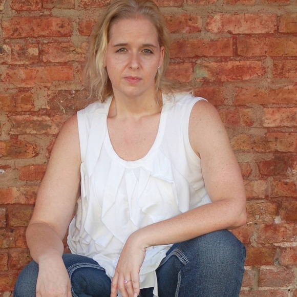 Profile Picture of Jillian Osborne (@josborne02) on Poshmark