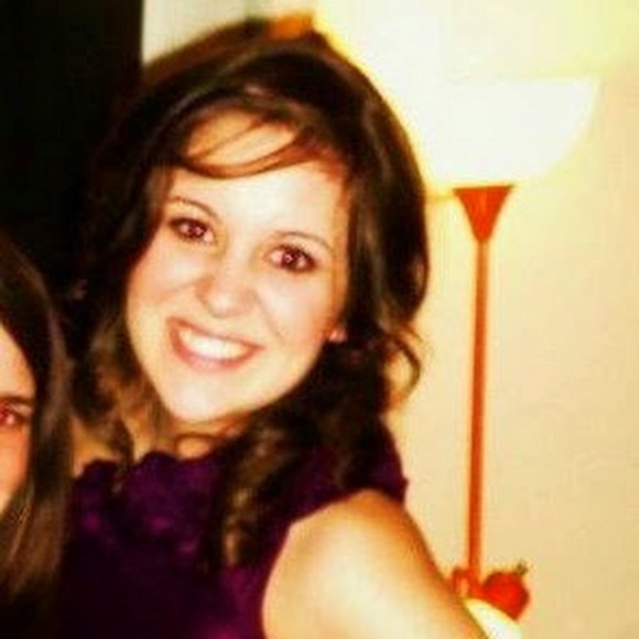 Profile Picture of Alexis Pernai (@apernai29) on Poshmark