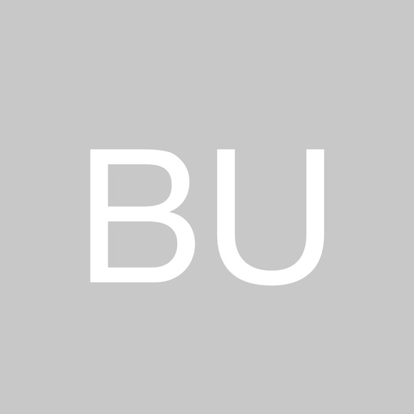 Profile Picture of Beth Umbaugh (@bethumbaugh) on Poshmark