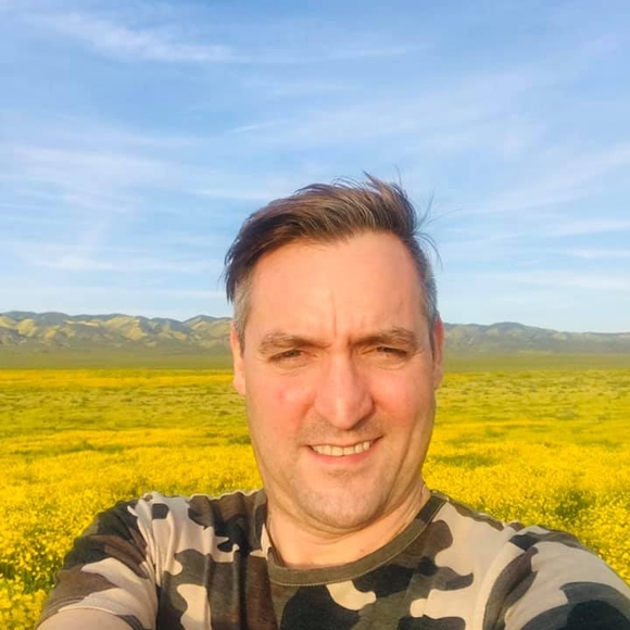 Profile Picture of Ray Pearce (@raypearce1970) on Poshmark