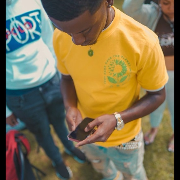 Trenton Goudeaux - Poshmark Profile Picture of Trenton Goudeaux (@tgoudeaux) on Poshmark