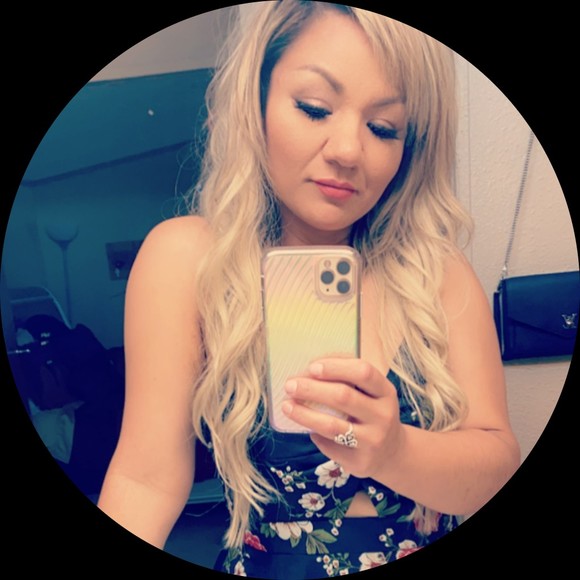 Profile Picture of Alba Ramirez (@albaramirez32) on Poshmark