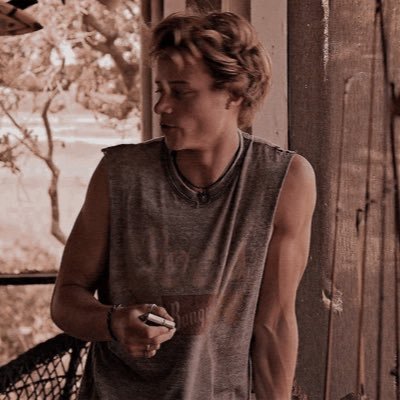 Profile Picture of 𝙘𝙝𝙖𝙧𝙡𝙚𝙨 𝙘𝙝𝙖𝙨𝙚-𝙟𝙖𝙘𝙠𝙨𝙤𝙣 ! (@fealtysly) on Twitter